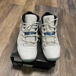 Jordan 11 retro size 4.5Y